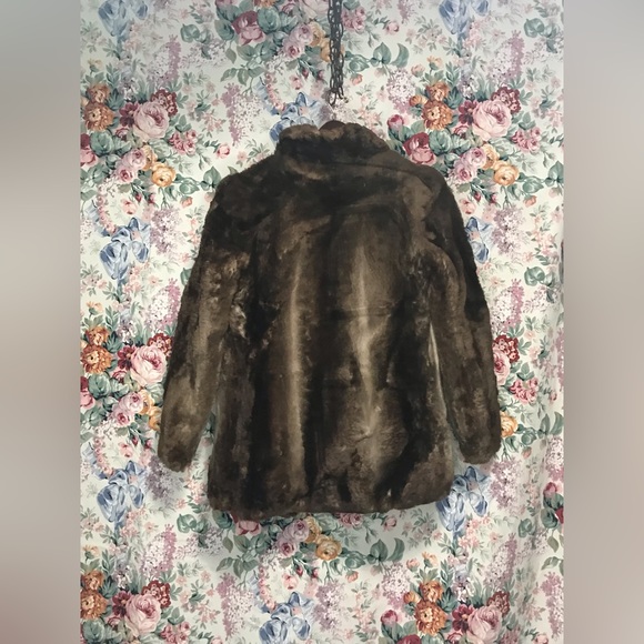 Vintage Original by Dicker and Dicker of Beverly Hills Fur Coat, Raindeer? - Picture 5 of 10